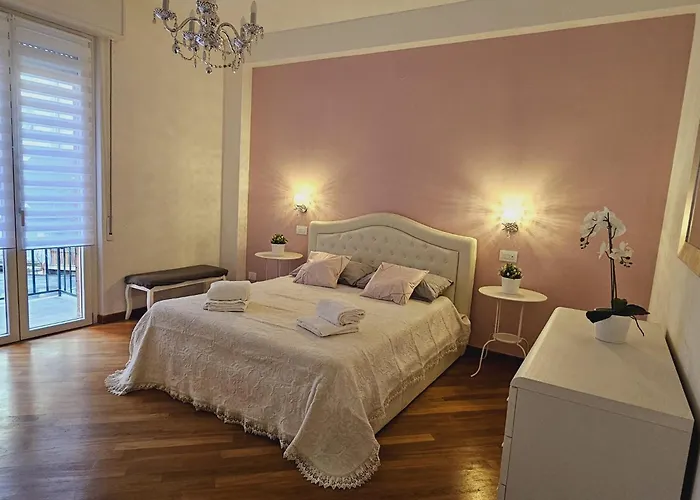 Queen Chic Apartment 2